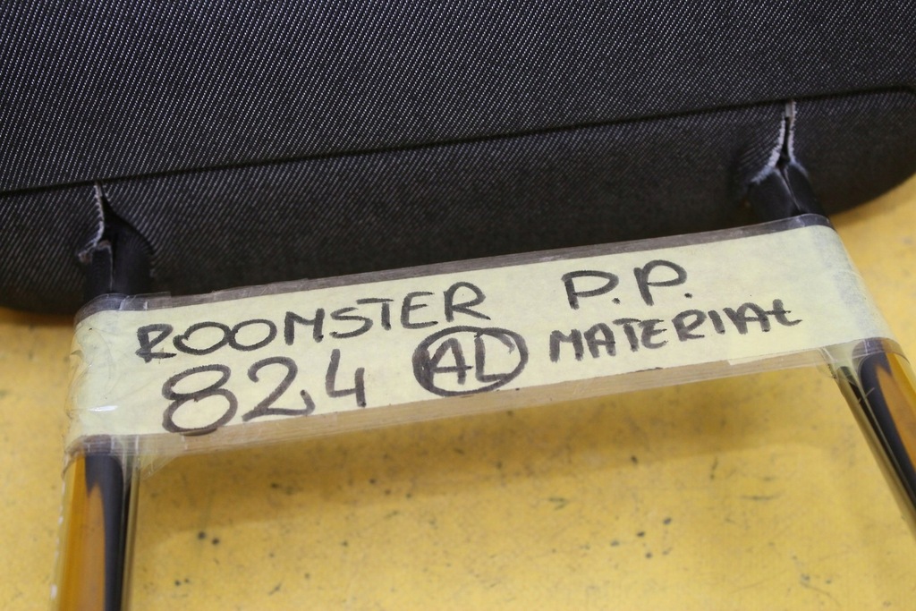 фото №5, Подголовник сиденье правый перед roomster материал