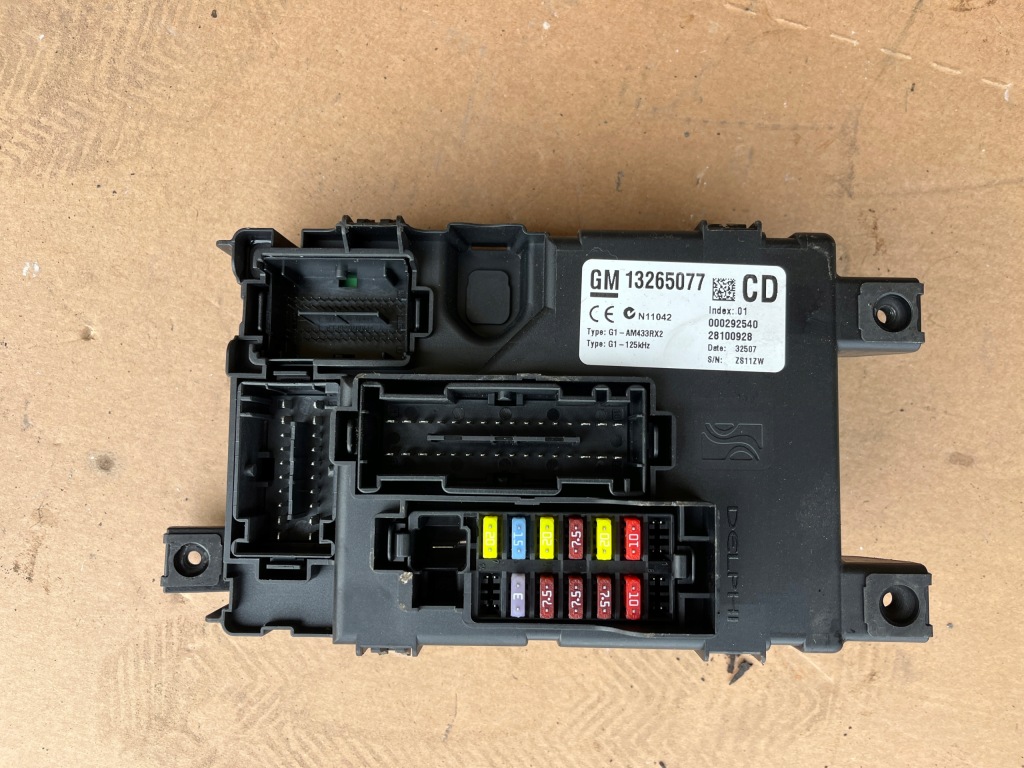 фото №1, Коробка запобіжників модуль bsi opel corsa d 2006-2012 13265077