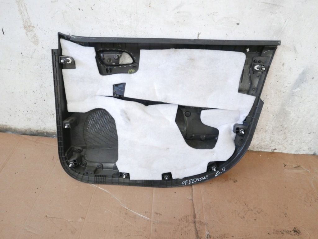 Обшивка оббивка ліва перед fiat freemont i 11-15 Зі Шроту