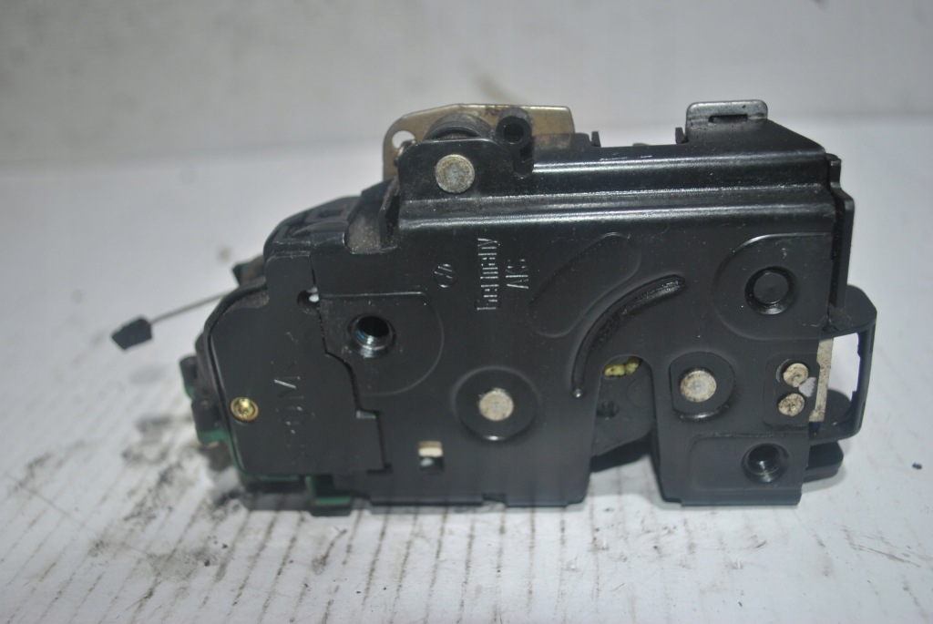 фото №5, Замок дверь правый задняя skoda octavia ii 6 pin