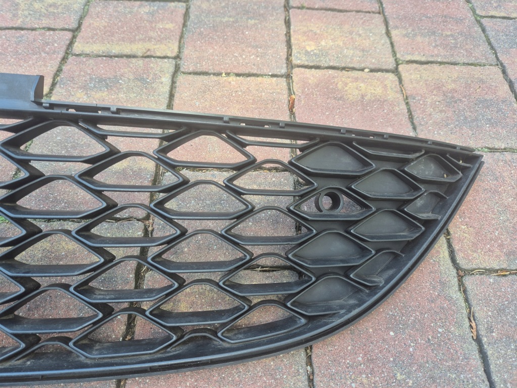 Решётка бампера opel astra j opc 13367550 с Разборки