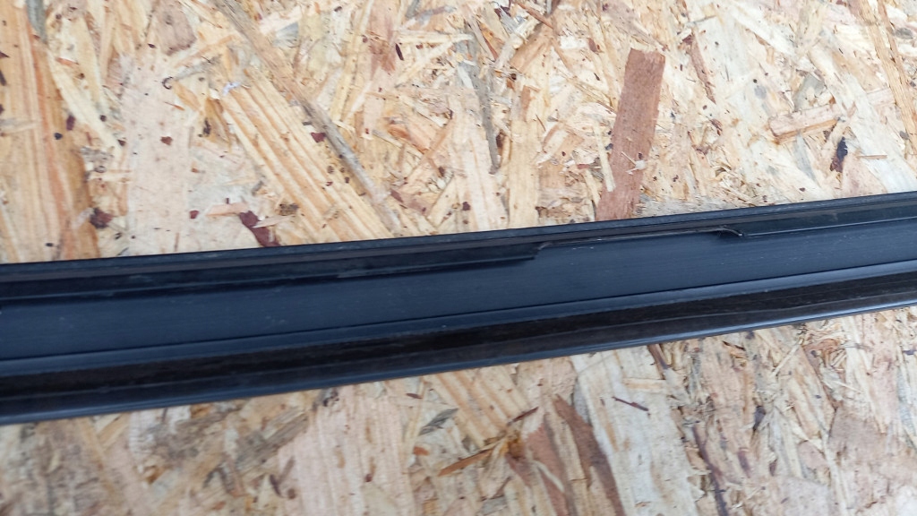 фото №8, Молдинг дахова ліва volvo v70 ii lift 05r 2.4b 39992733