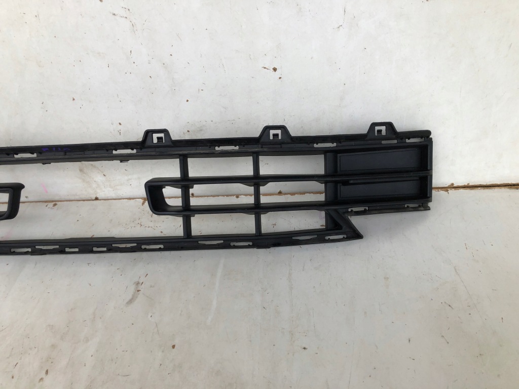 Bmw f40 решітка бампера Недорого