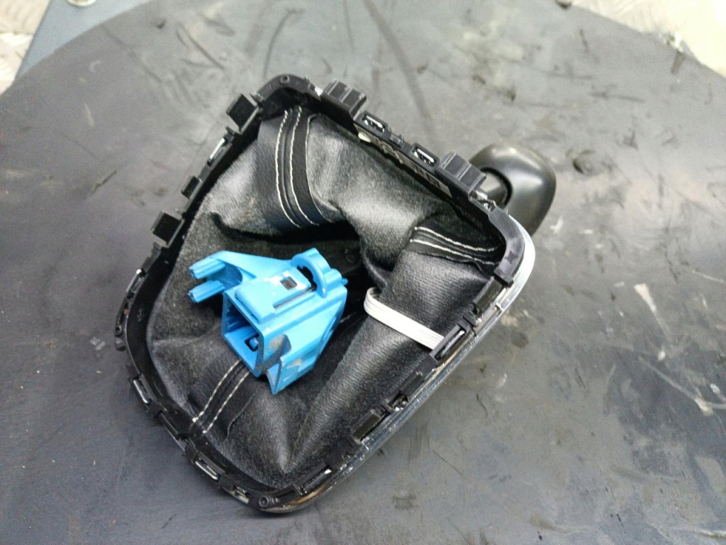 Opel astra v k ручка переключения передач 6b чехол Недорого