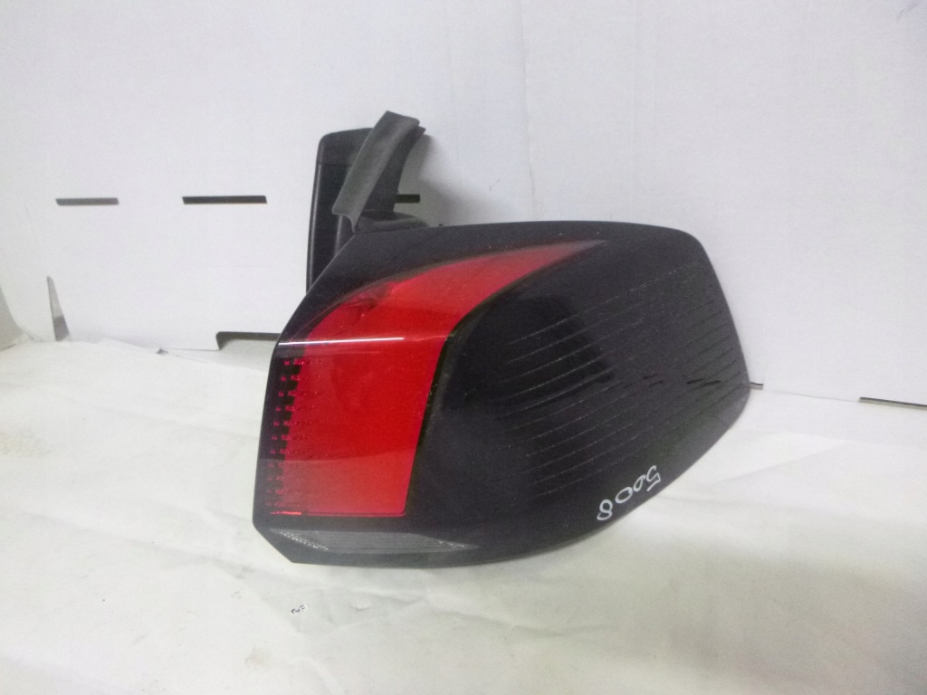 Купить Фара правый  led задний peugeot 5008 2 9811028180 17-