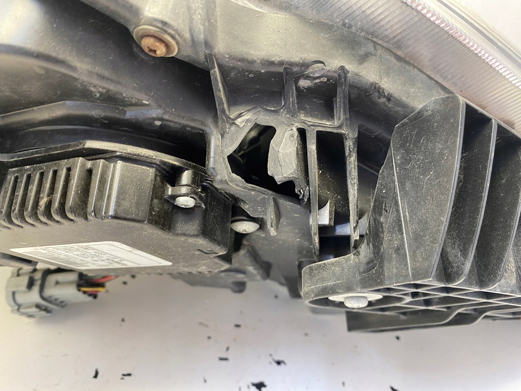 фото №11, Nissan leaf i лампа правый перед led