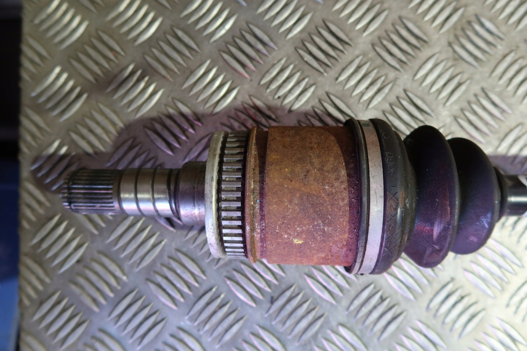 фото №2, Приводной вал правый задняя infiniti q50 2.2d 170 km