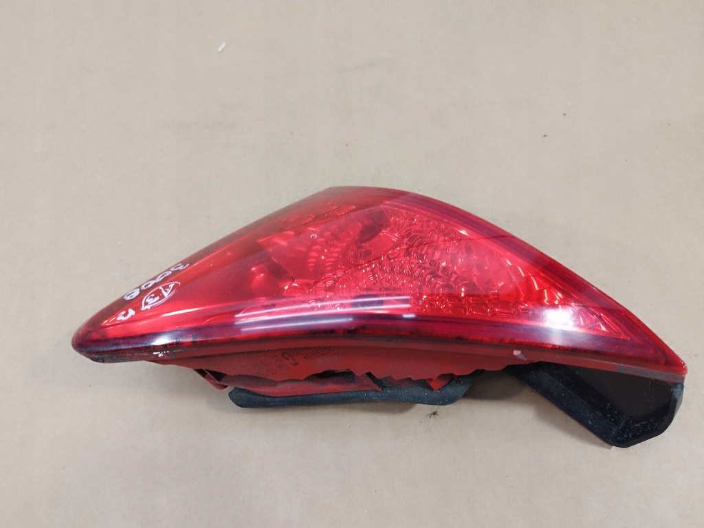 фото №9, Лампа задняя правая + левая w крышка багажника peugeot 3008 i lata 2009-2013