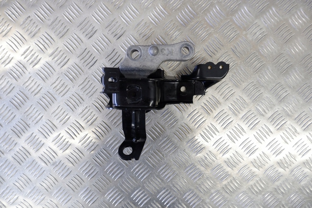 фото №6, Подушка двигателя правая toyota yaris _p21_ 12305k0050 1.5l hybrid 85kw