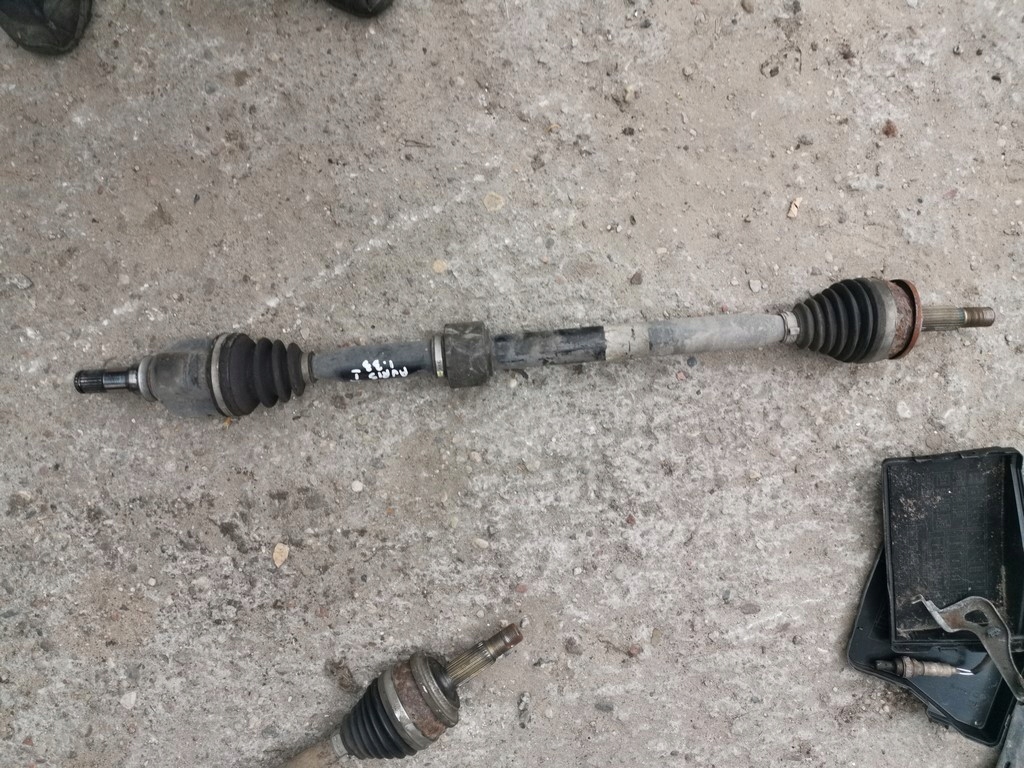 фото №1, Приводной вал правая toyota auris i 1.33