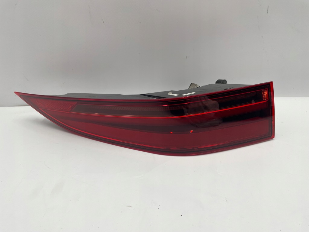 Jaguar e-pace фара задний  правый Цена