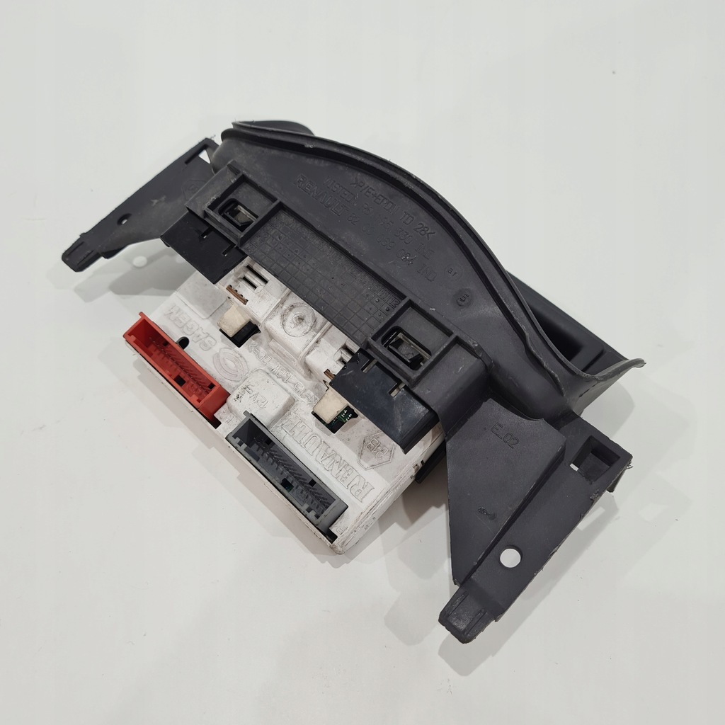 фото №1, Рамка + дисплей 8200069064 радио приборная панель температура