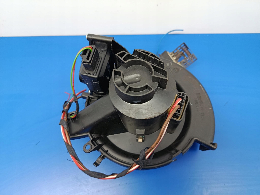 фото №4, Opel zafira a повітродувка повітря 13173630 behr з резистор