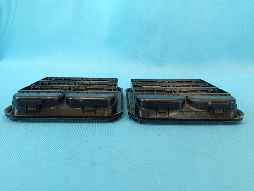 Audi q8 e-tron 55 quattro 300kw 2019 r решётка вентиляционная 4m0819181a с Разборки