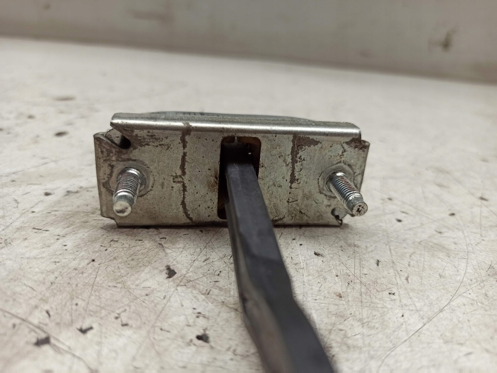 фото №4, Ford kuga l ограничитель дверь r23500aj