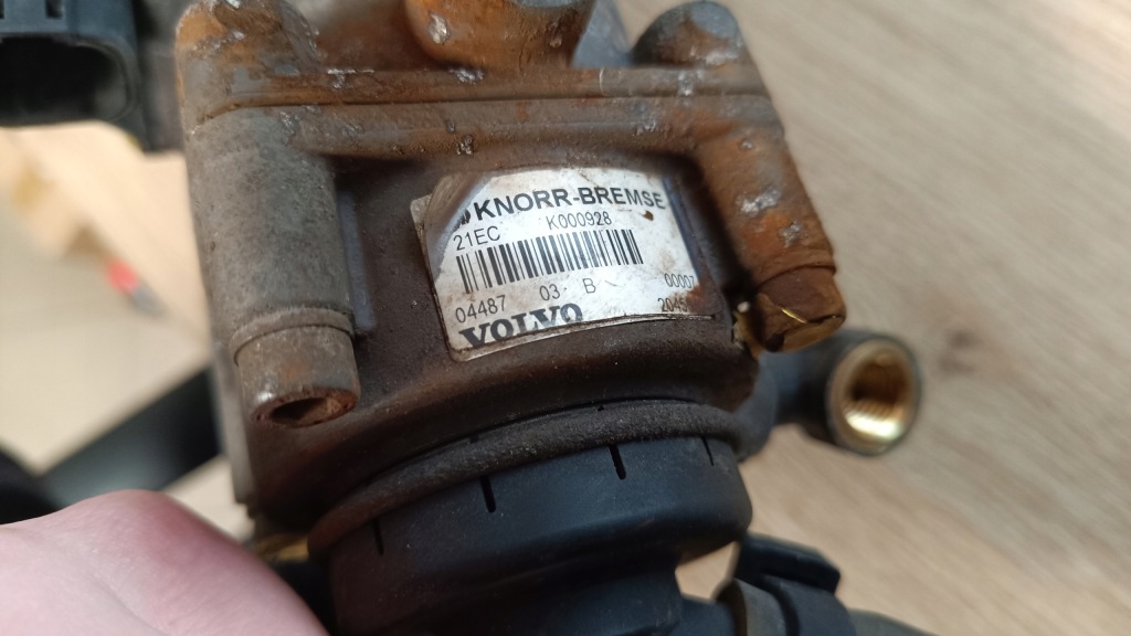 Volvo fh 12 13 клапан главный тормоза knorr-bremse 20456400 k000928 в Украине