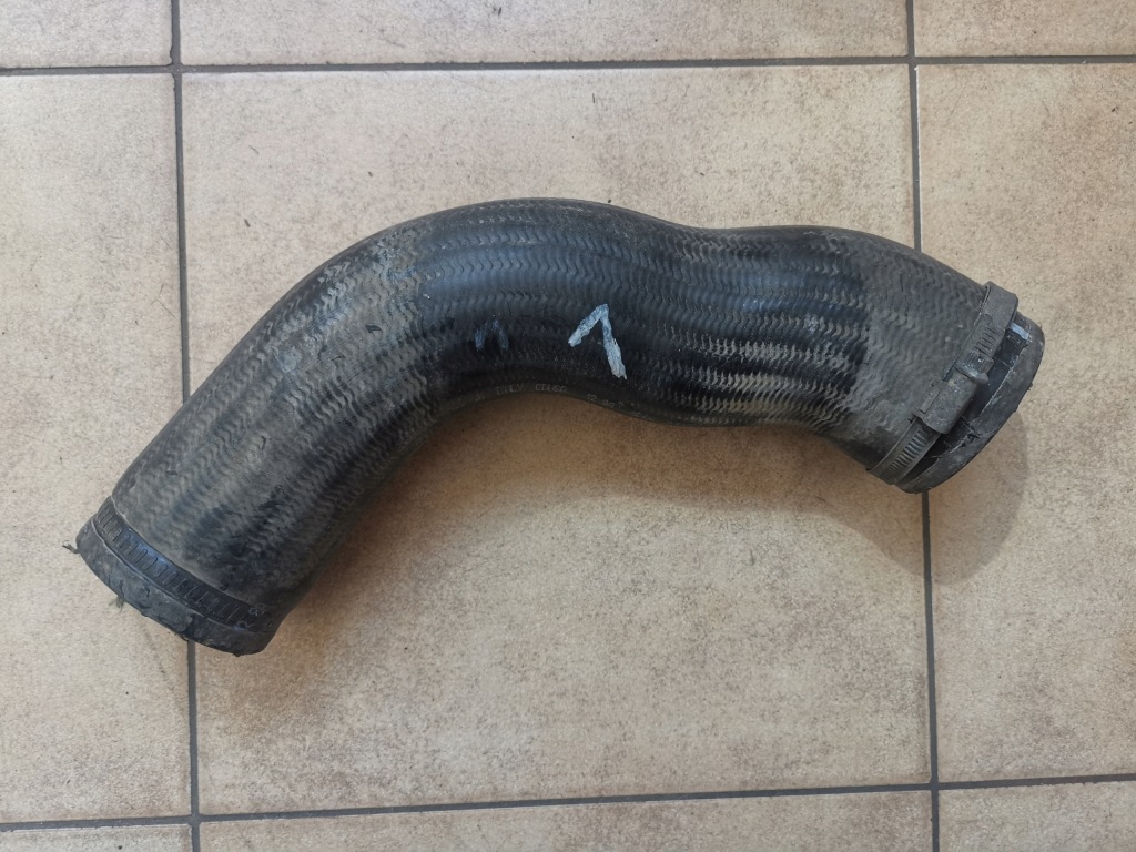 Купити Volvo труба шланг радіатора інтеркулер 31338543