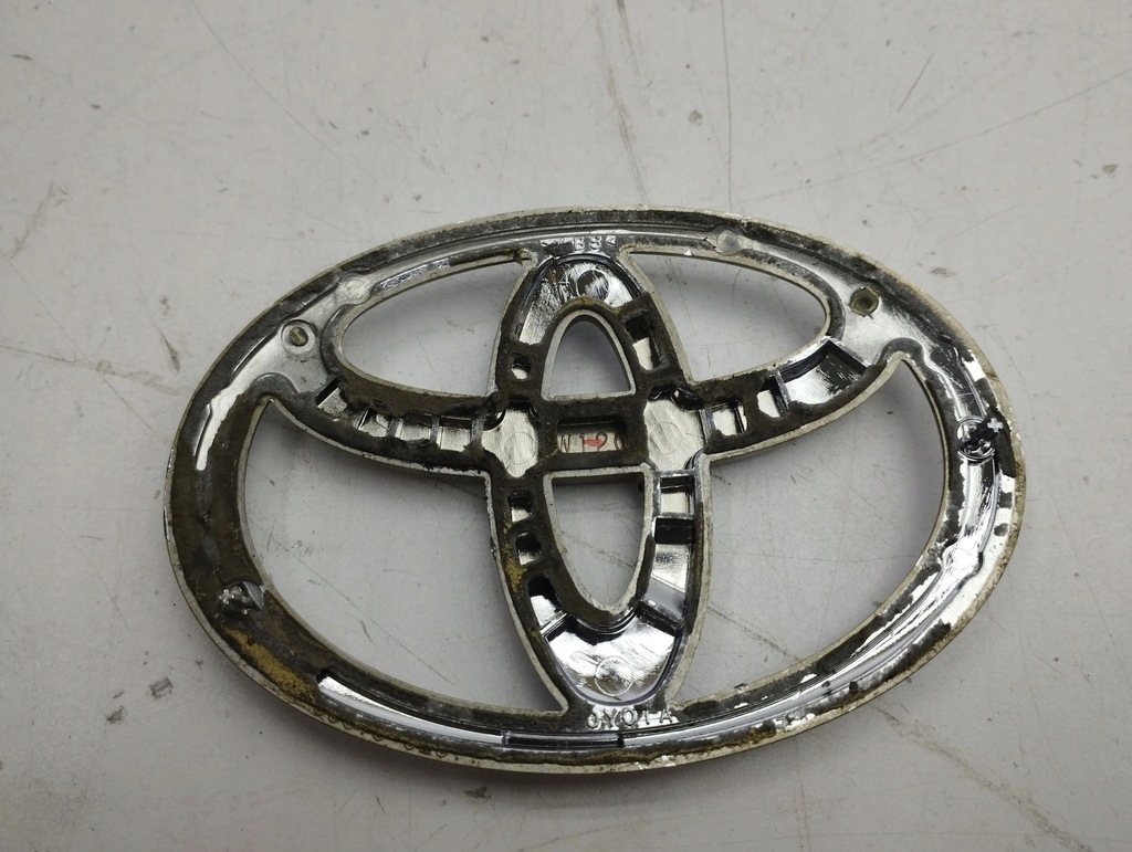 фото №6, Toyota yaris значок na задняя крышка 2012