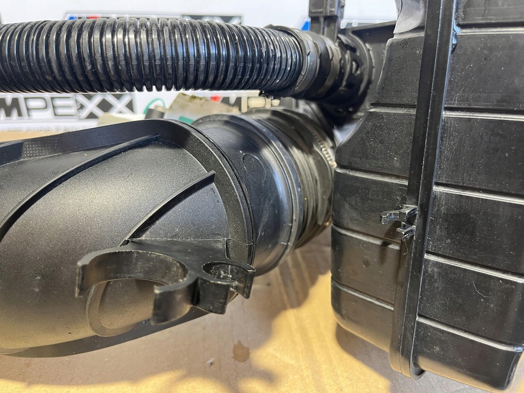 фото №13, Bmw f10 f11 труба воздухозаборник шланг воздуха резонатор 8508047 8512014 8512249