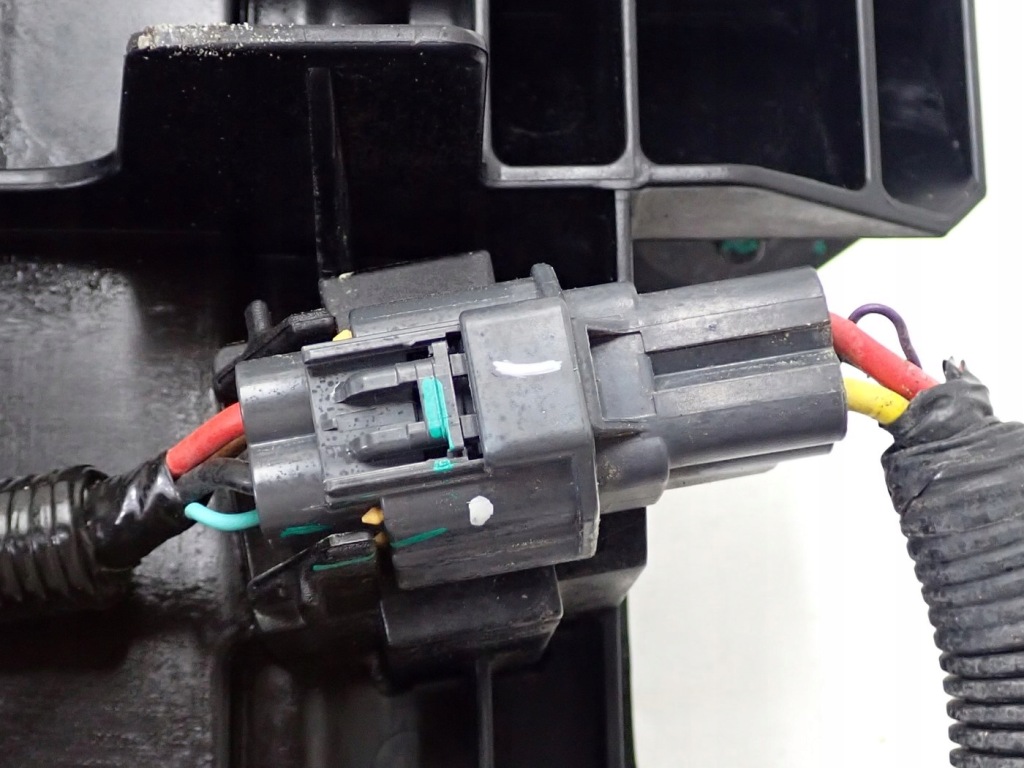 Комплект радіатор води кондиціонера вентилятор tesla y 153kw 23r Ціна