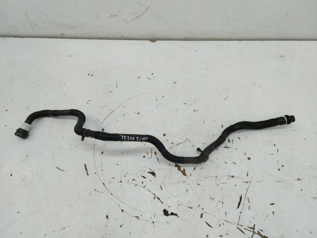 Купить Tesla model 3 рестайлинг  2024 highland шланг воды