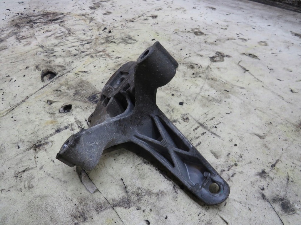 фото №2, Кронштейн кронштейн двигуна mini countryman r60 lift 1.6 d 67871110