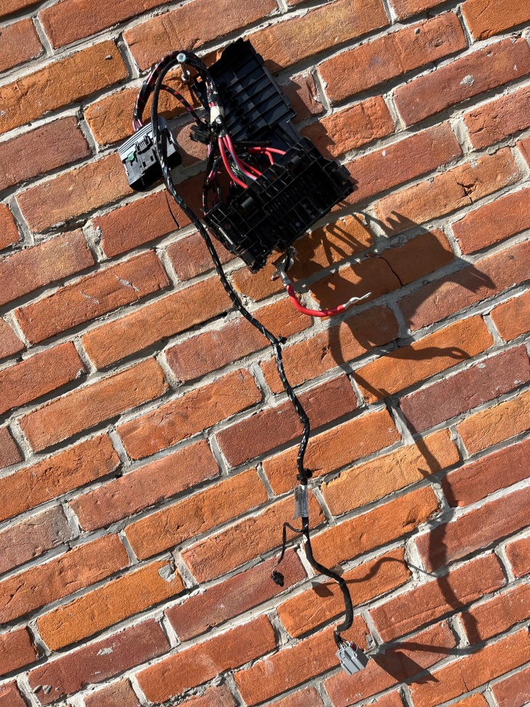 Opel astra k v 16r 1.6 cdti клема акумулятор Доставка