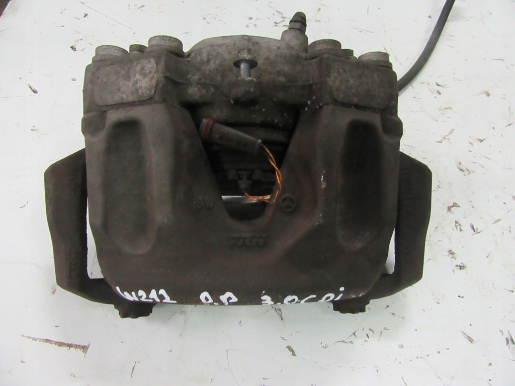 фото №1, Супорт перед передній правий mercedes w212 3.0 cdi