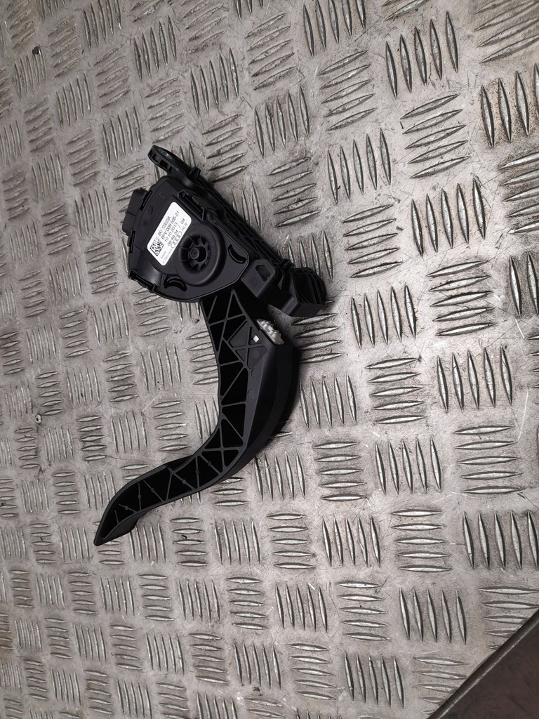 фото №5, Audi a8 s8 d4 4h 2013 перед сторона левая педаль газа / ускорения