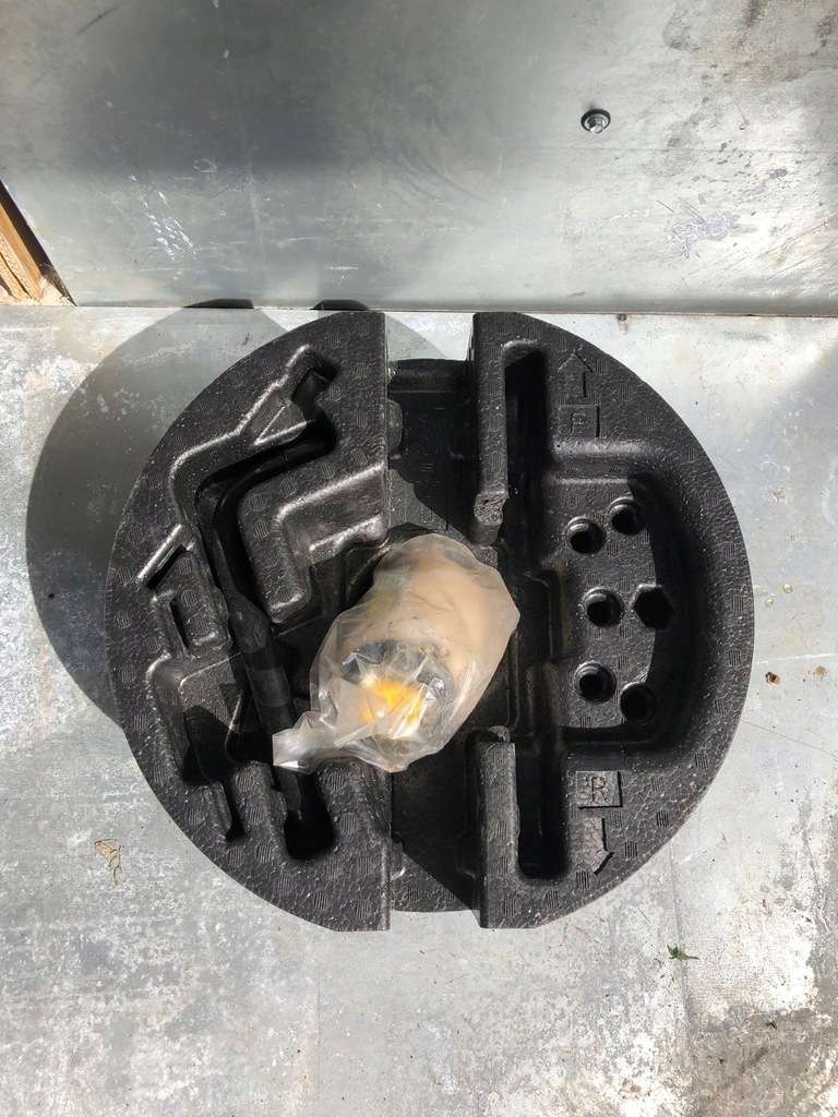 фото №1, Вкладиш колеса запасного latitude