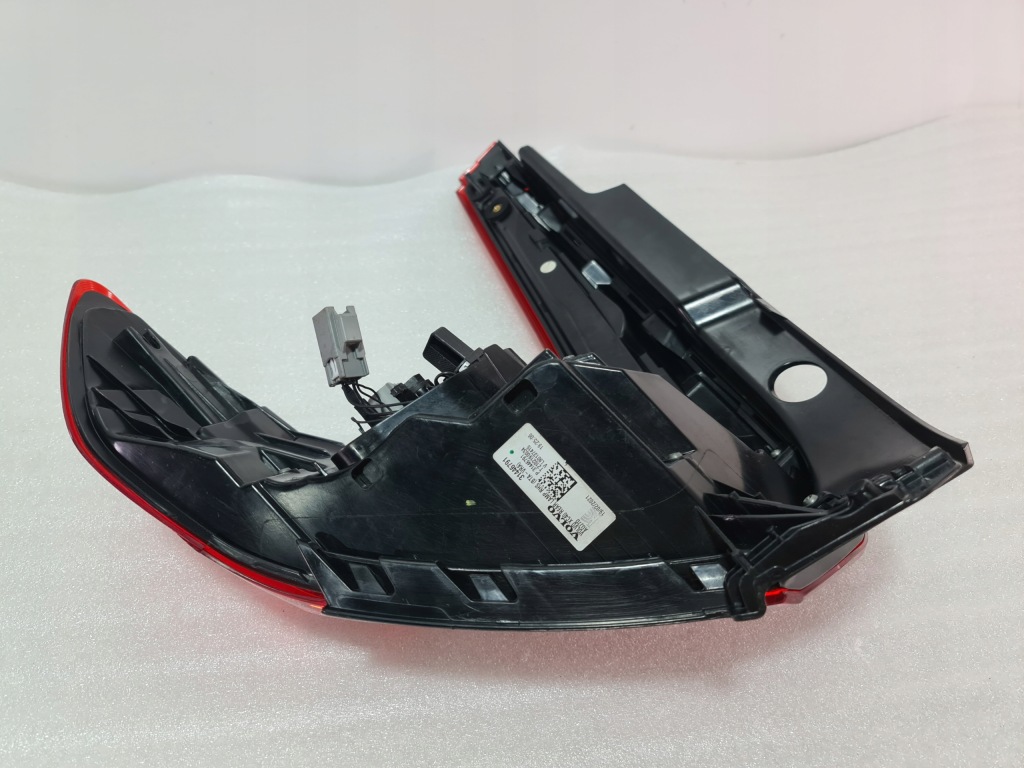 Volvo xc40 2 17- фара правый  задний  задняя led 31446791 Киев