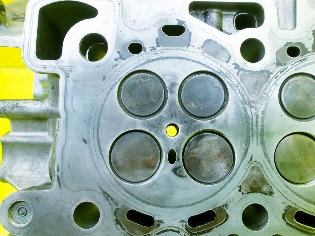 фото №13, Головка двигателя левая jaguar xj xf range rover 2.7 276dt 4r8q6c064ae