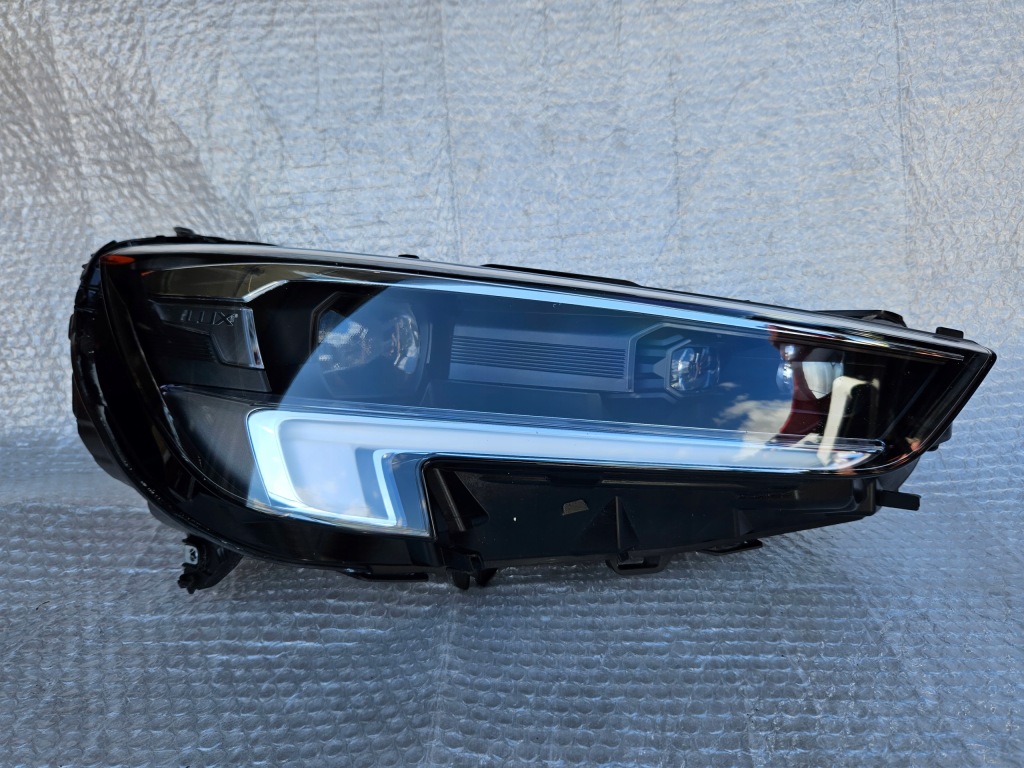 Купить Opel insignia b рестайлинг  фара правый  full led 39136836