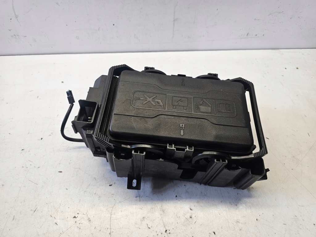 фото №1, Opel insignia b коробка корпус предохранителей bsi 39116625 dgl b20dth