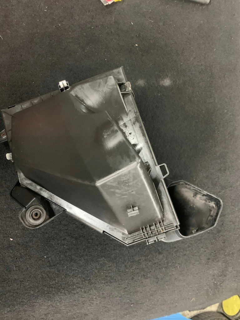 фото №1, Корпус фільтра повітря bmw serii 3 e90 e91 2.0d