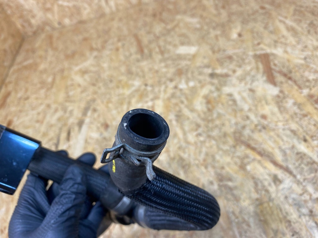 Патрубок труба шланг води renault megane iv 210473570r 2016- Оригінал