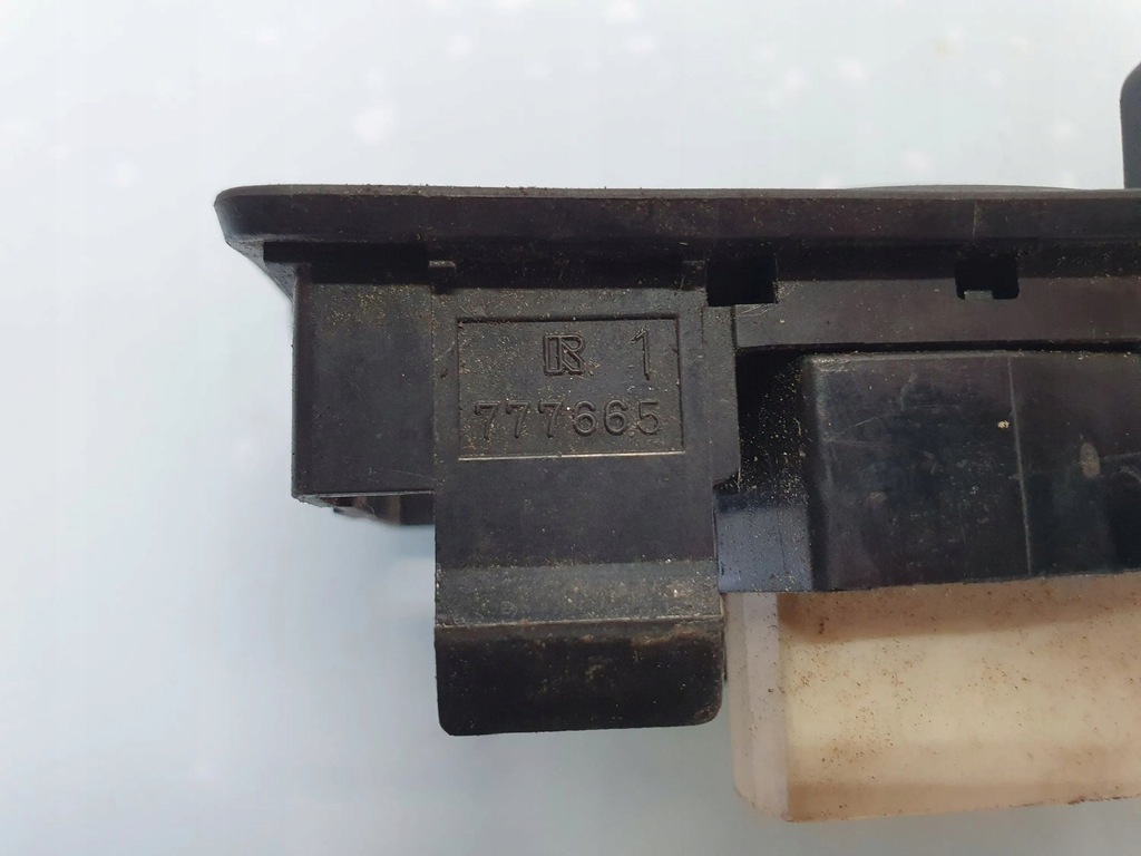 фото №6, Toyota corolla verso ar10 2006 кнопка регулювання дзеркал бокових