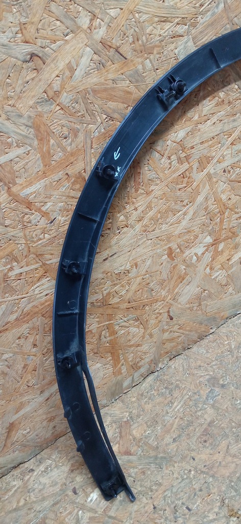 фото №11, Tesla model y 20- молдинг крыла правый перед правая передняя 1683860-00-a