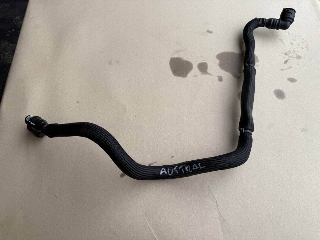 Купить Renault austral 1.2 e-tech шланг пабтрубок  воды 215349189r