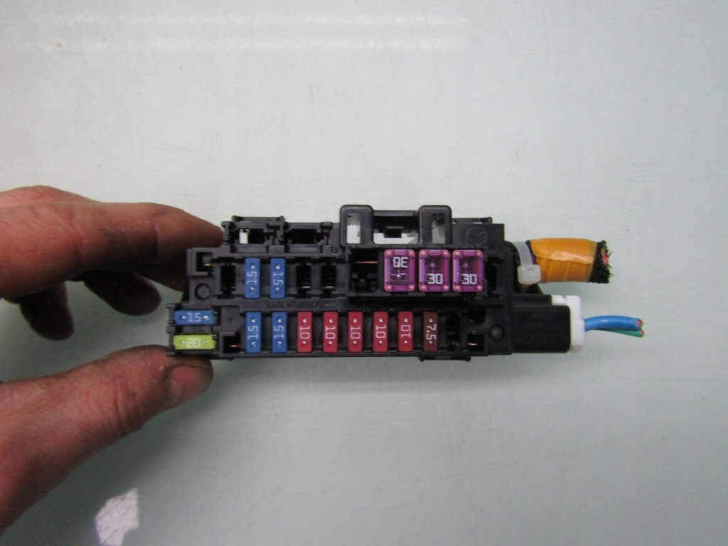 фото №1, Mazda mx-30 21r коробка предохранителей корпус k2441