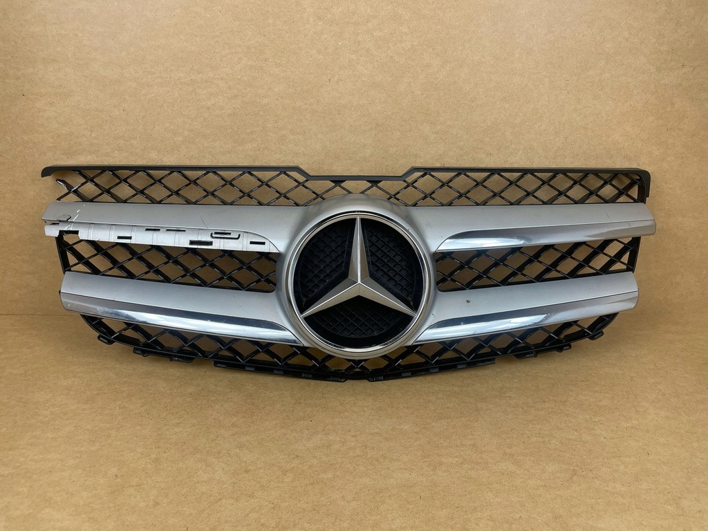 фото №1, Решётка радиатора решётка радиатора бампера перед mercedes glk lift x204 w204 2012-2015