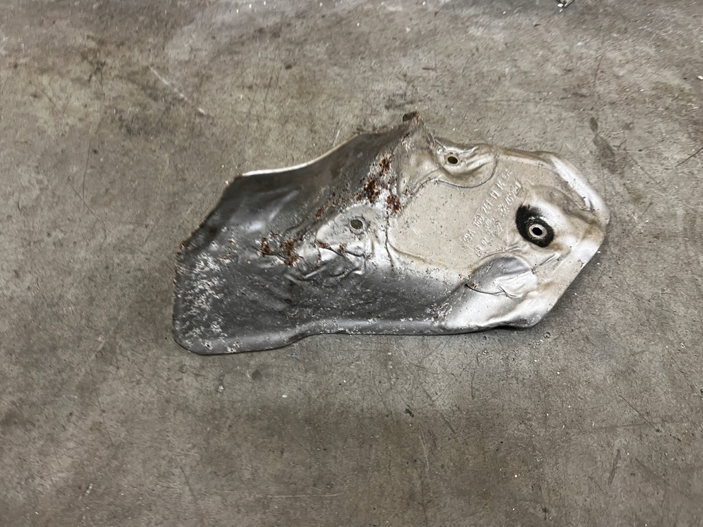 фото №1, Лист захист теплова лапи двигуна ліва mercedes gls x166