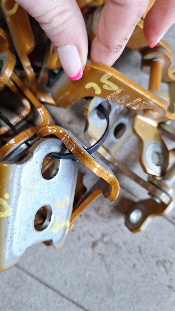 фото №3, Петля дверь задняя правый renault scenic iv bixud