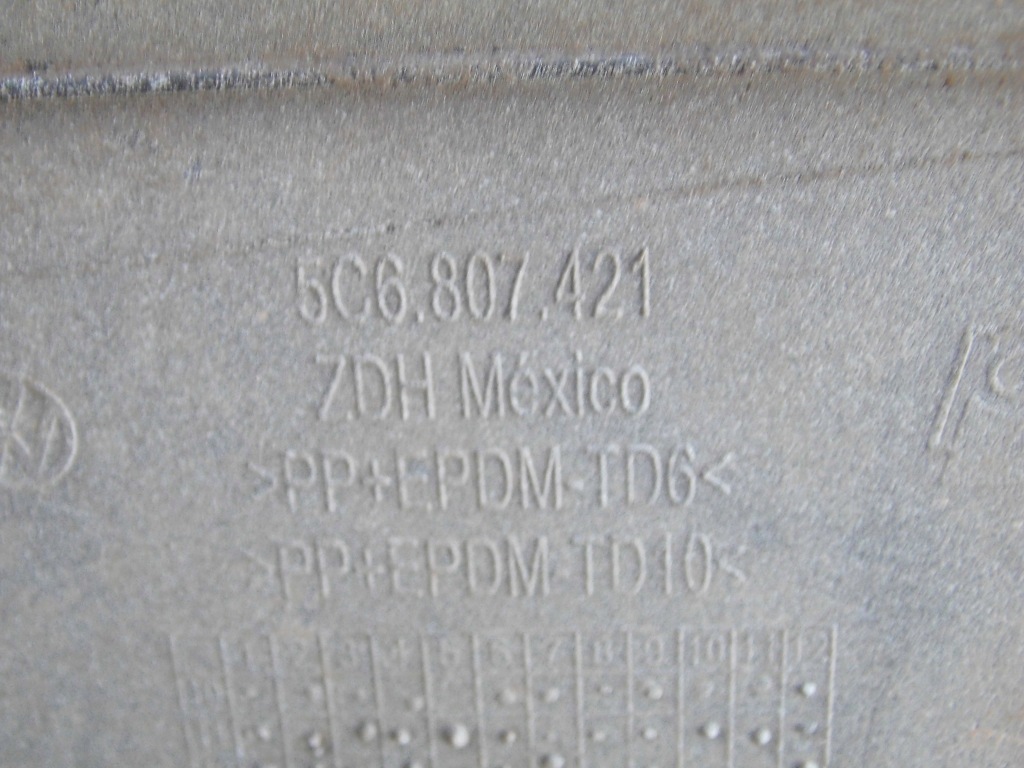 Бампер задній vw jetta 5c 2010-2014r. lb9a Зі Шроту