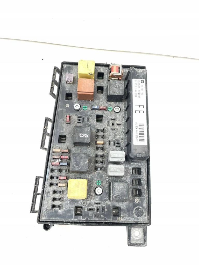 Купить Коробка модуль предохранителей opel astra h zafira b - 13191128