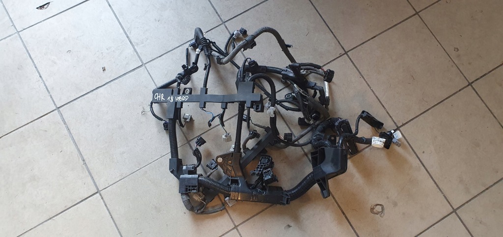фото №1, Toyota chr 1.8 електропроводка двигуна 82121-f4072