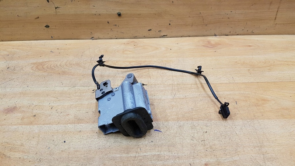 фото №1, Засувка замок дах правий audi a4 b7 cabrio