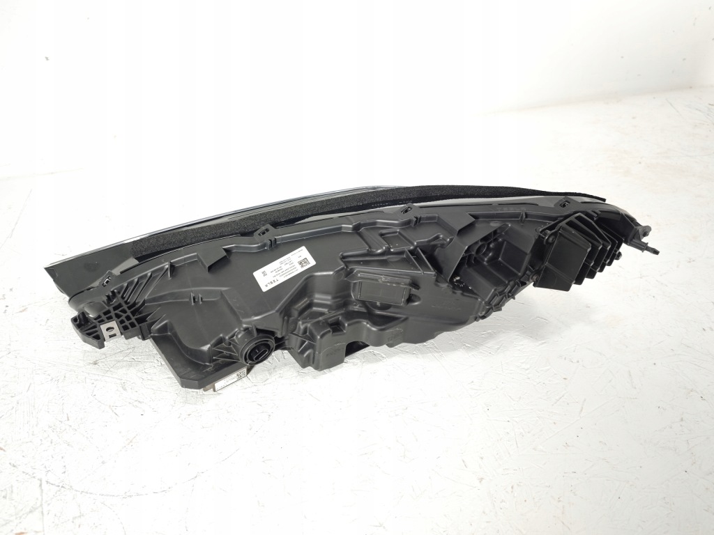 Tesla model 3 рестайлінг  23- full led фара фара правий правий 1760889-00-f Зі Шроту
