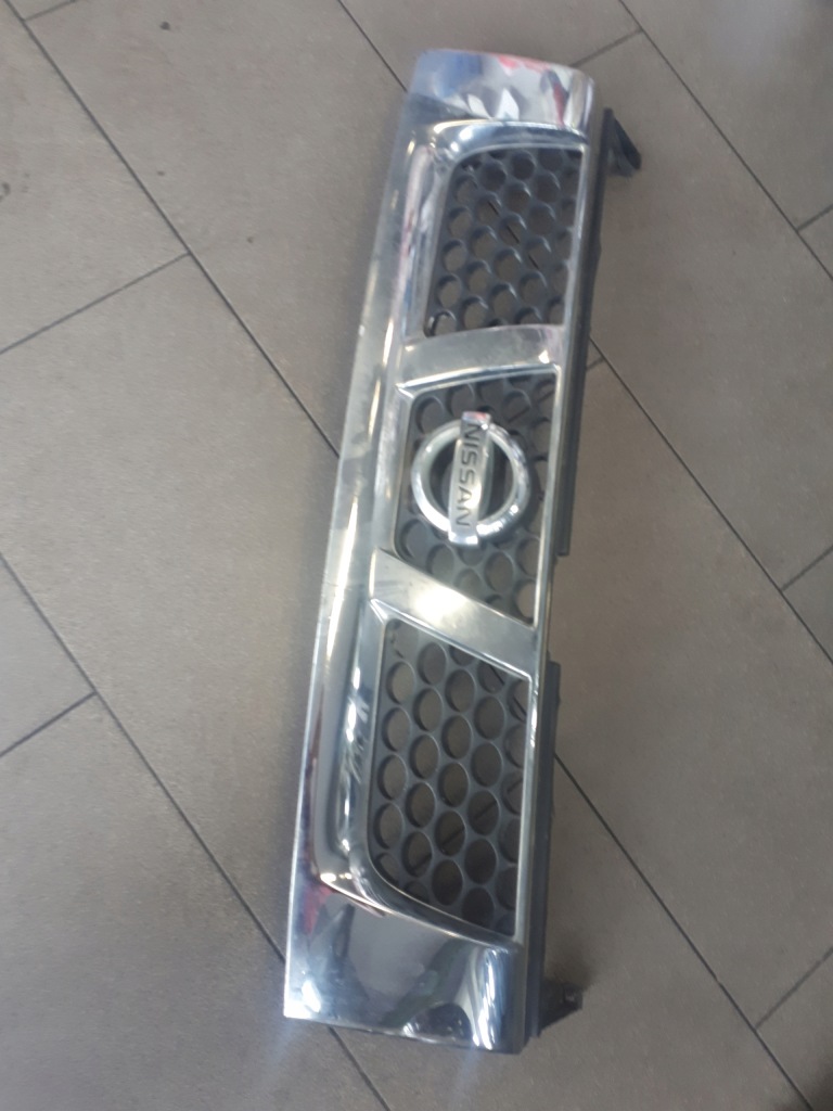 фото №1, Nissan navara d22 02-05 решётка радиатора решётка радиатора радиатора эмблема