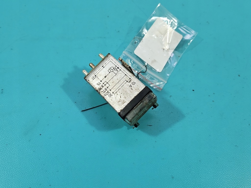 Купити Реле mercedes 124 2015403245